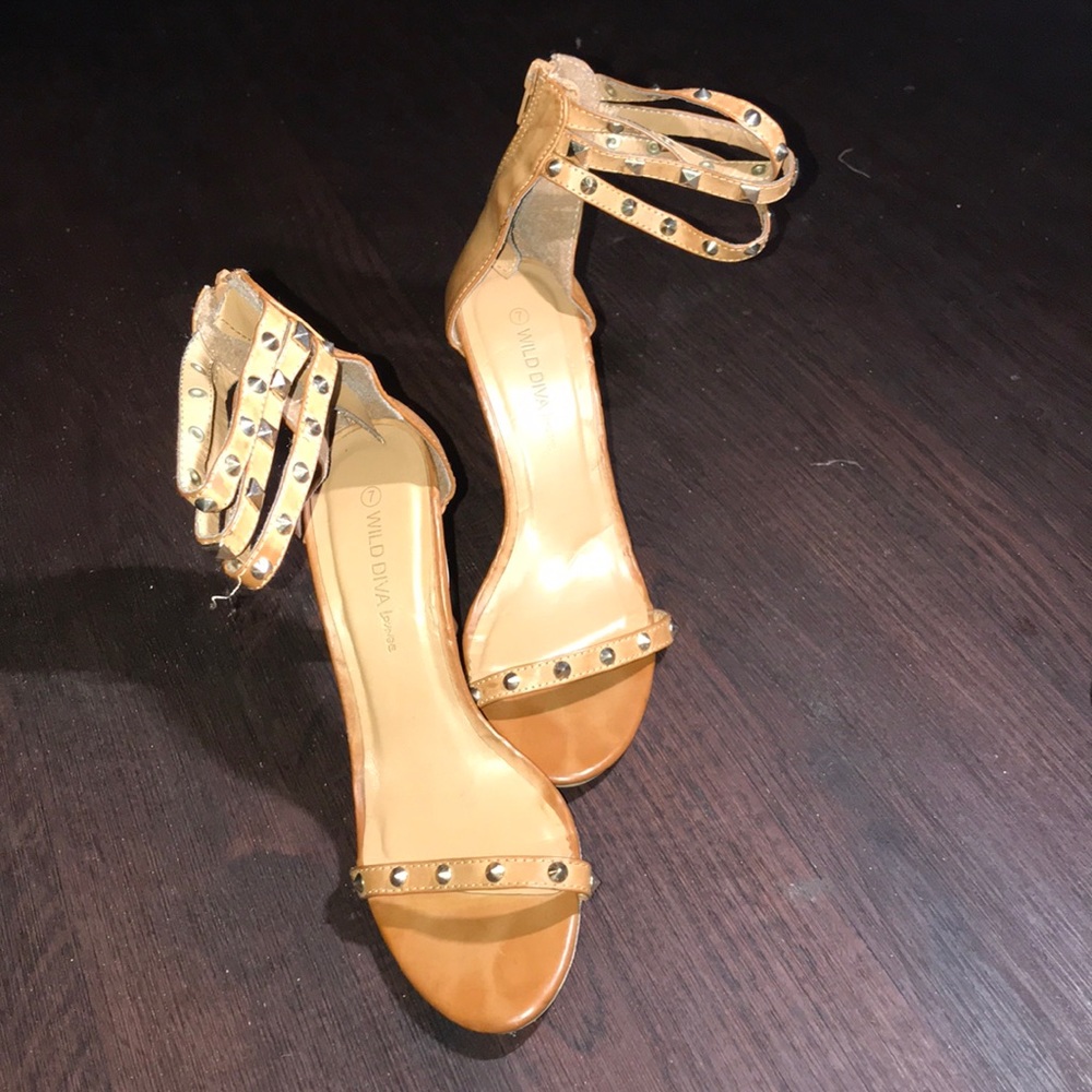 Tan heels